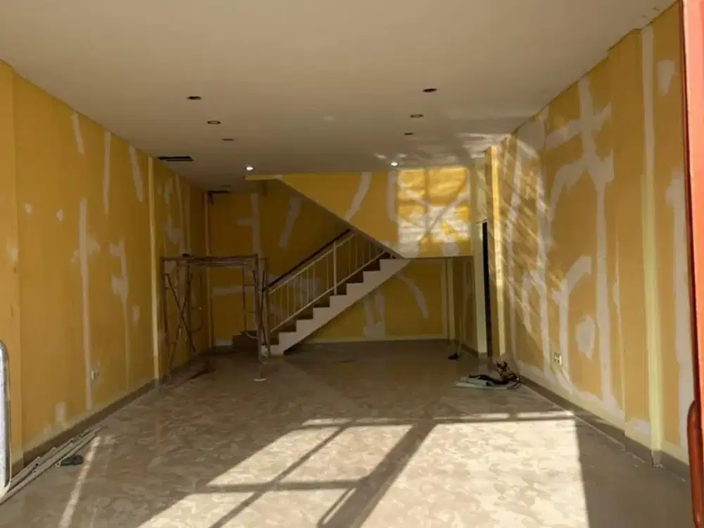 Ruko Bagus 3 Lantai Dijual, di Mahendradatta, Denpasar Barat Area