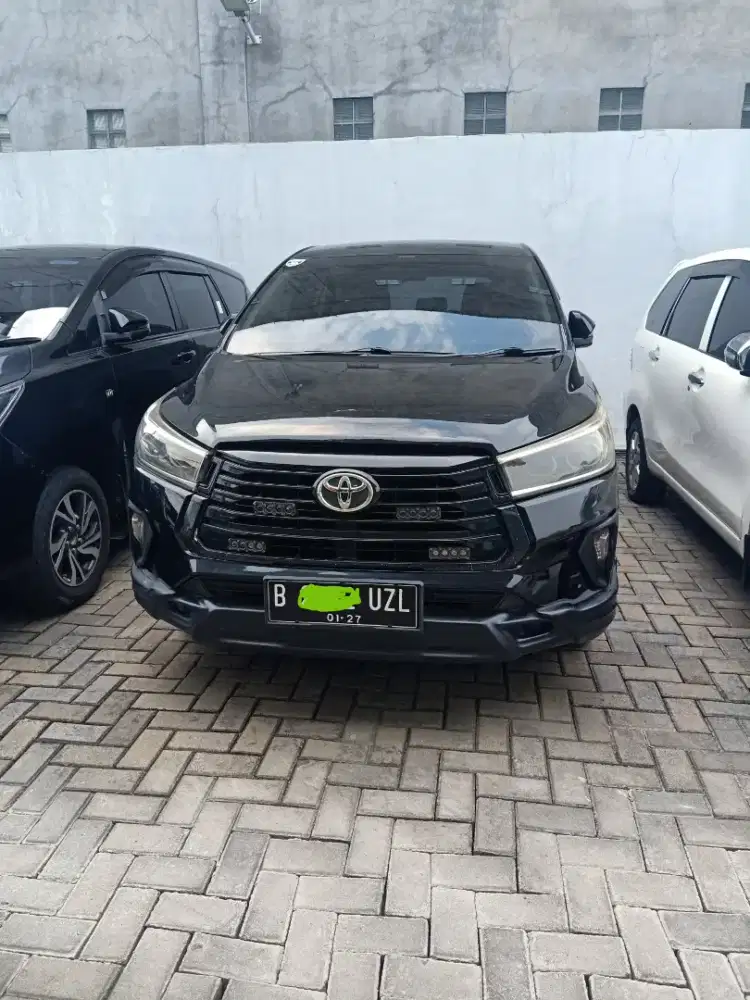 Kijang Innova G 2,4 Diesel Manual.