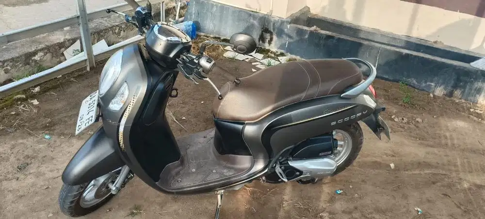 Dijual scoopy abu2 tahun 2023