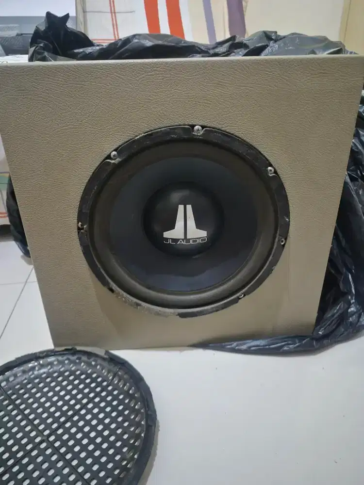 Sub woofer JL plus box