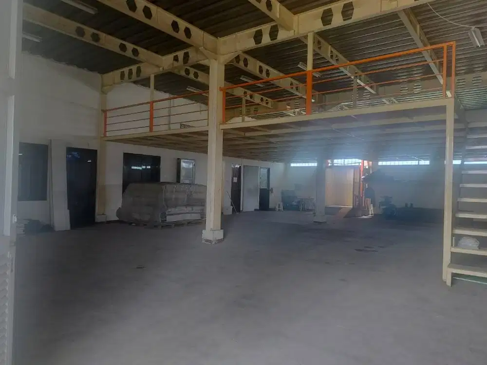 Gudang + Rumah Tinggal Di komplek Pergudangan Holis Caringin Bandung