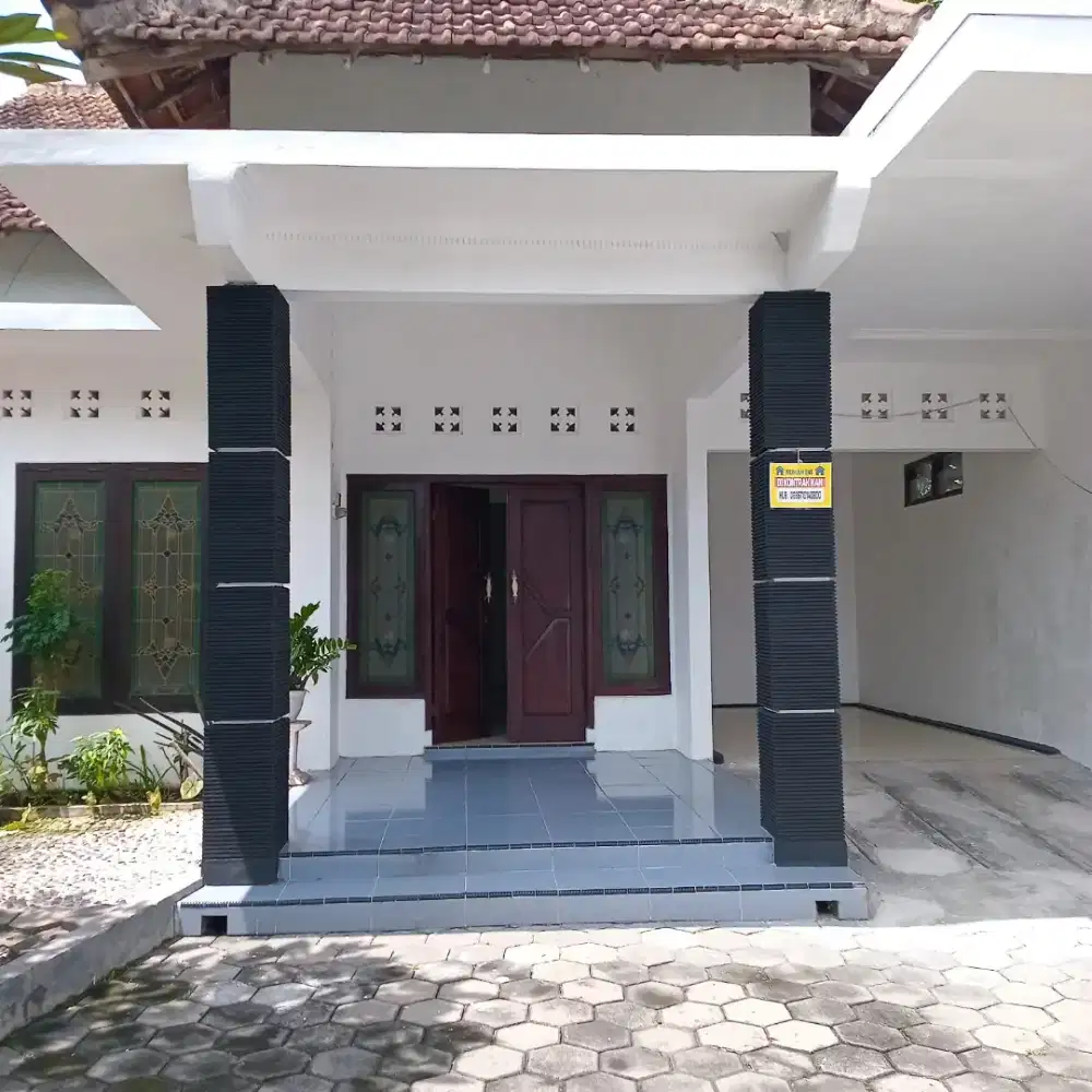DISEWAKAN RUMAH CANTIK & SIAP HUNI - LOKASI STRATEGIS MADIUN KOTA