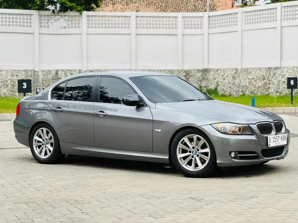 BMW 320i E90 2.0 LCI BENSIN 2012 ABU-ABU UNIT LANGKA TERAWAT