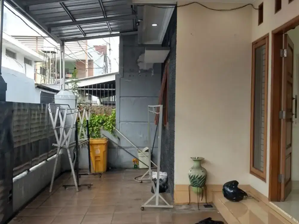 DI SEWAKAN RUMAH DAERAH TEBET