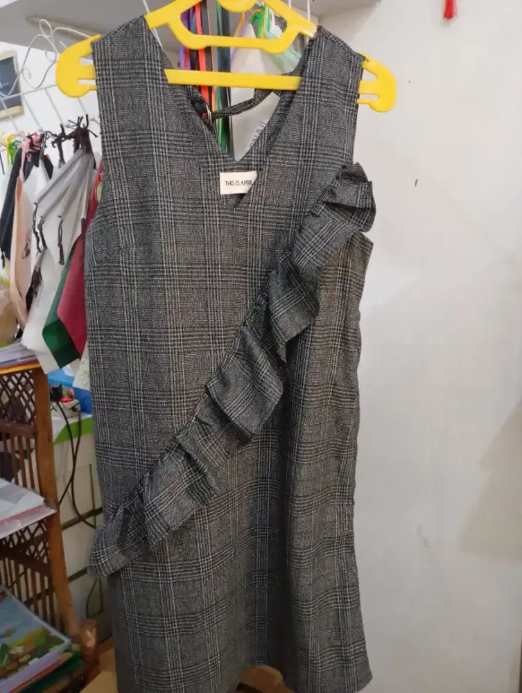 Dress preloved merk This is April