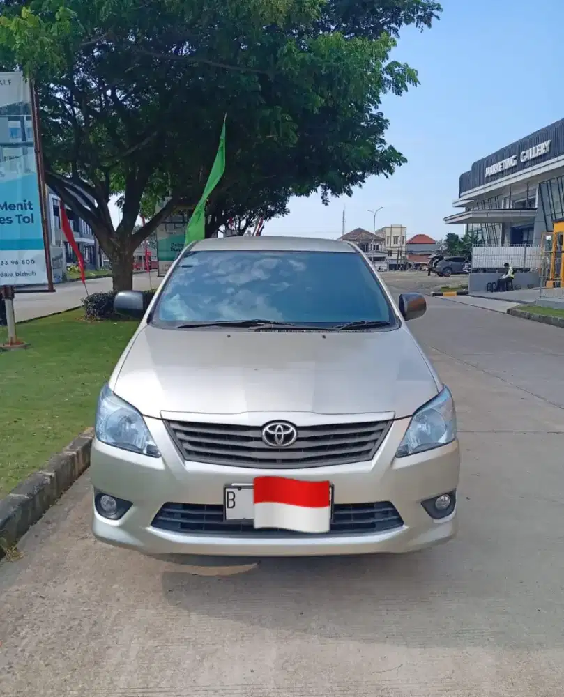 Innova J 2012 low km