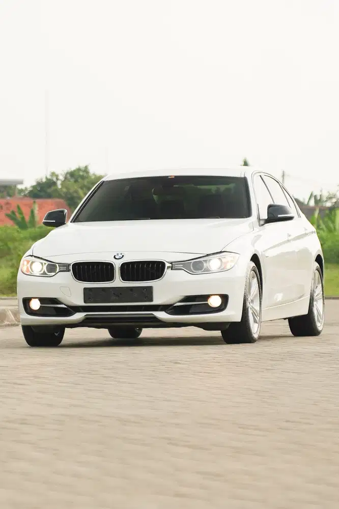 BMW 320i Sport 2015 (F30)