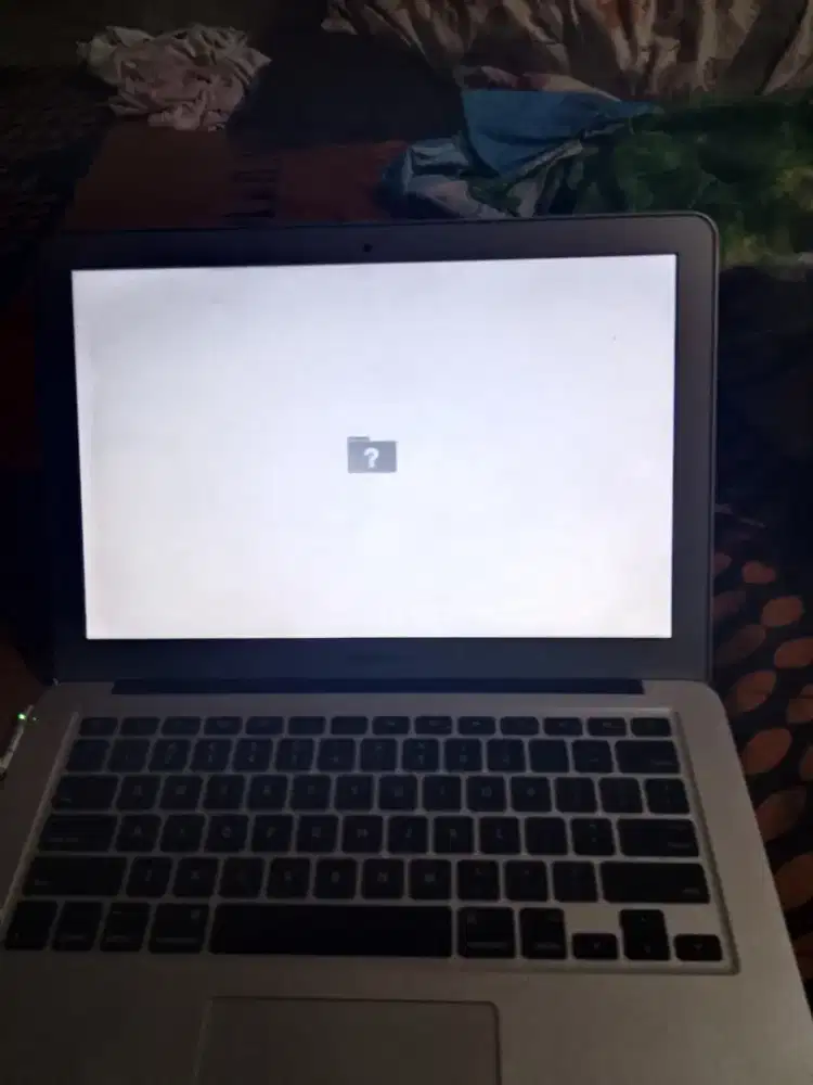 leptop macbok 13in minusan