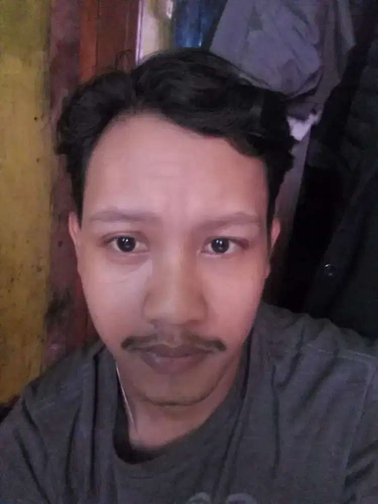 sayah sedang mencari kerjaan