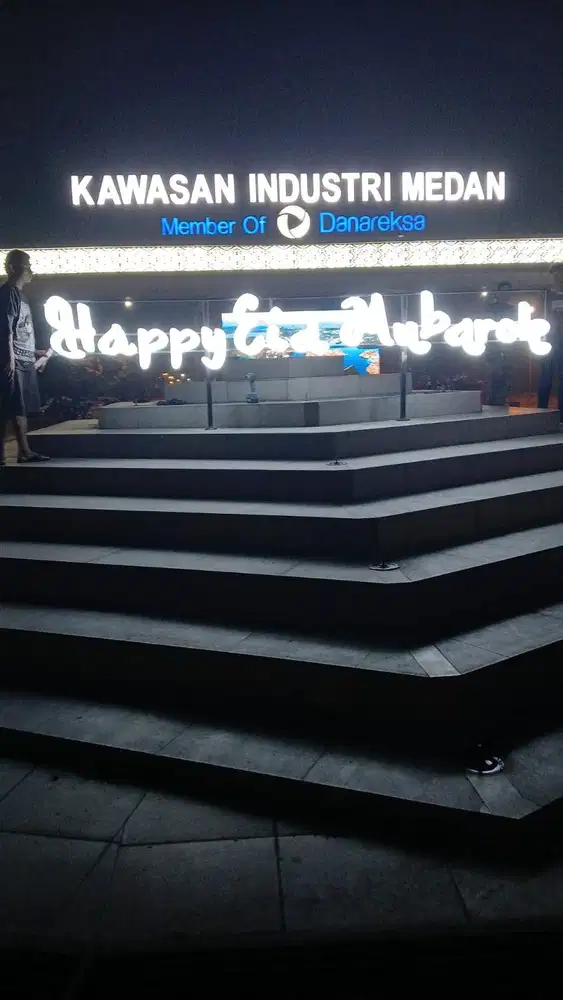 Huruf timbul akrilik lampu + Rangka besi