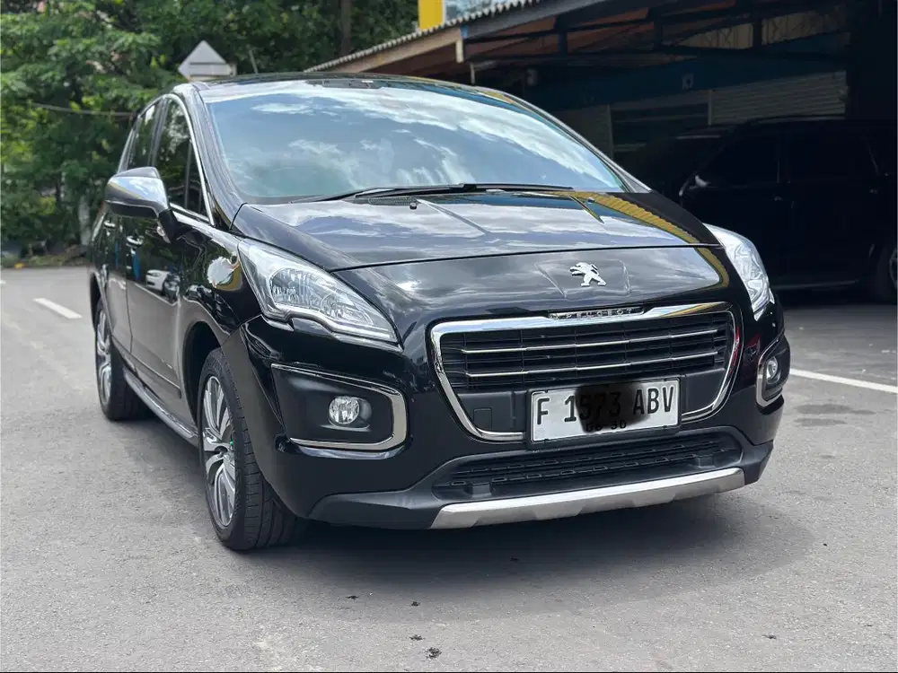 PEUGEOT 3008 1.6 AT 2016 HITAM