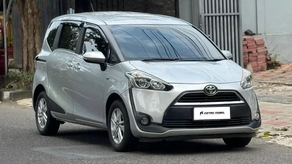 SIENTA G 2018 / 2017 Matic Bagus Murah Kredit Bekas Surabaya Istimewa