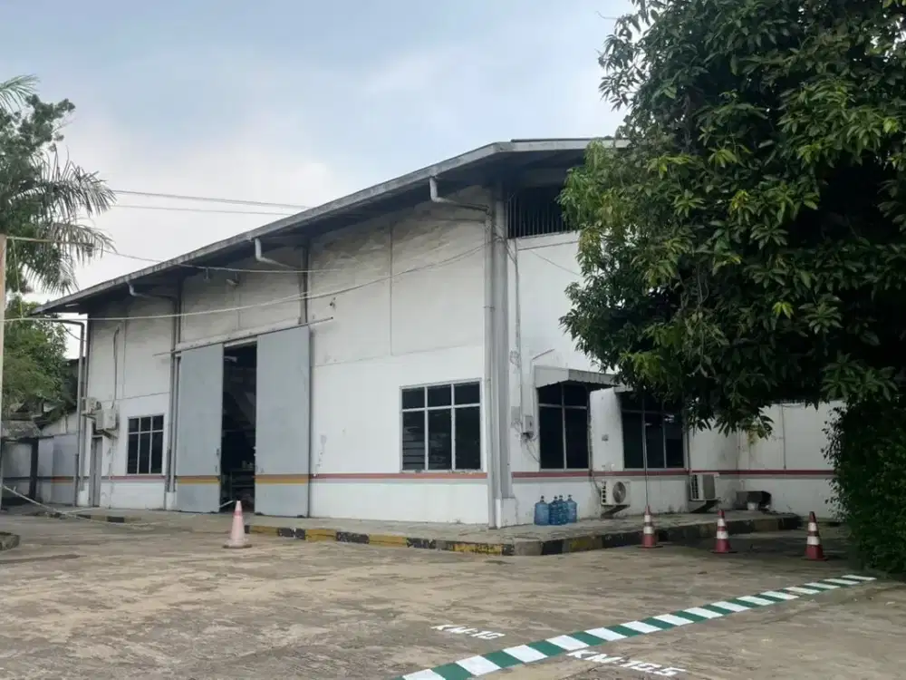 Dijual gudang akses container 40feet pinggir jl raya serang bitung jaya.