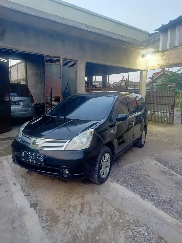 Nissan Grand livina 2011 Bensin