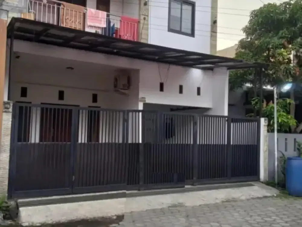 DISEWAKAN RUMAH BESAR TERAWAT DI DAERAH CIGANITRI BANDUNG