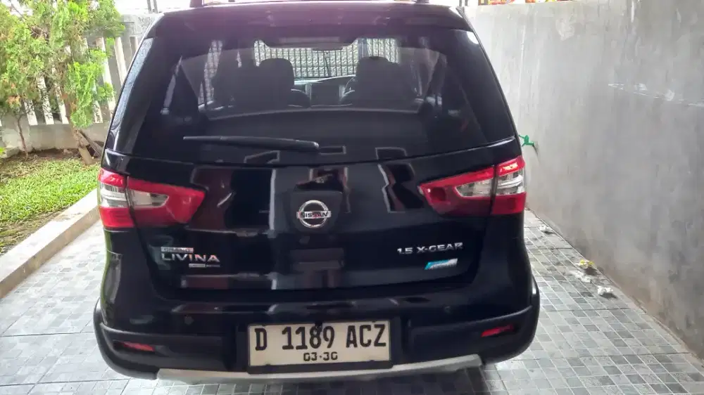 Livina x Gear 1.5 A/T Hitam (RARE) 7 seater