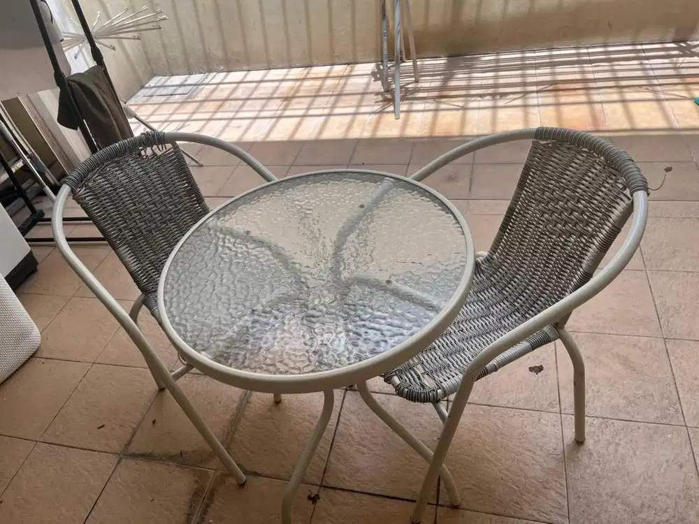 Outdoor table set(informa)