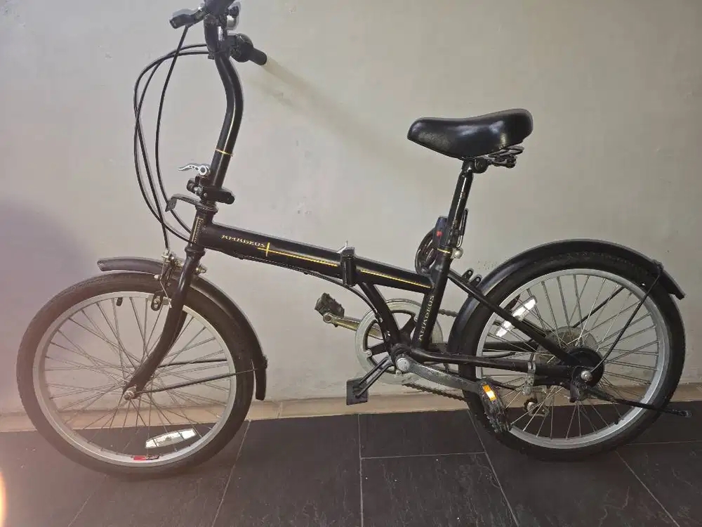 Sepeda lipat merk Amandeus