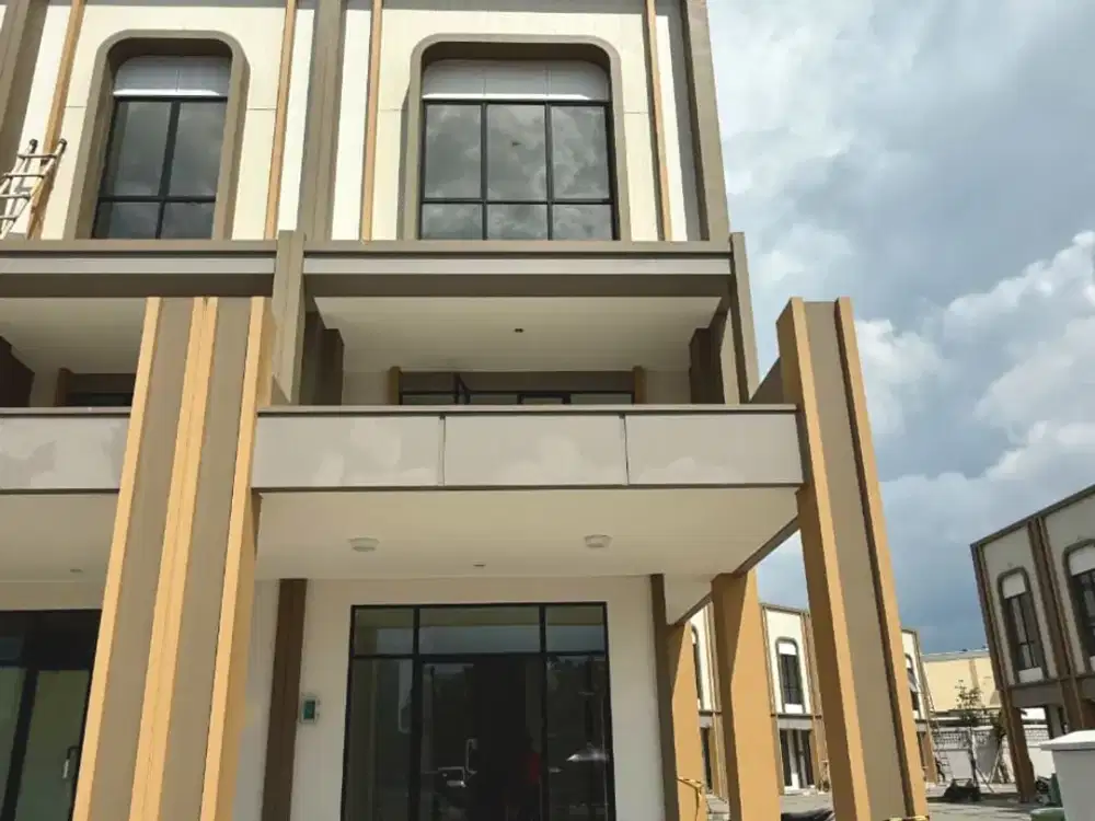 RUKO HOOK HADAP JALAN Il Lago Grande Gading Serpong Tipe Alfresco