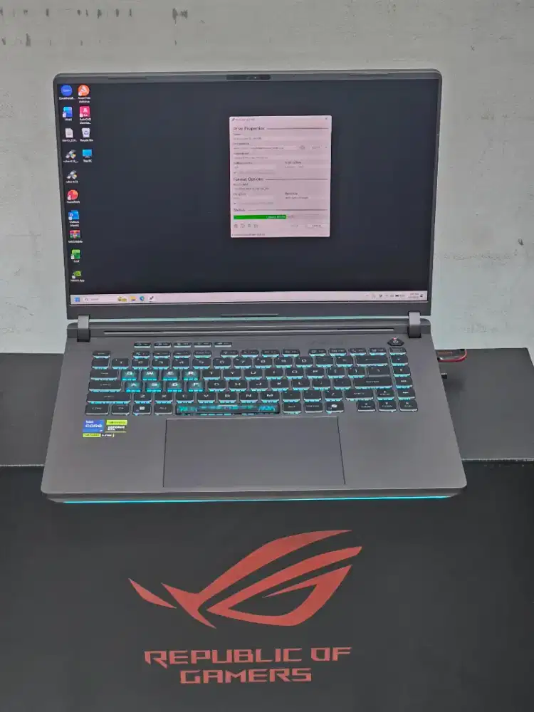 Asus rog strix G16 i7 14650hx  ram 32 ssd 1,5 tb rtx 5050