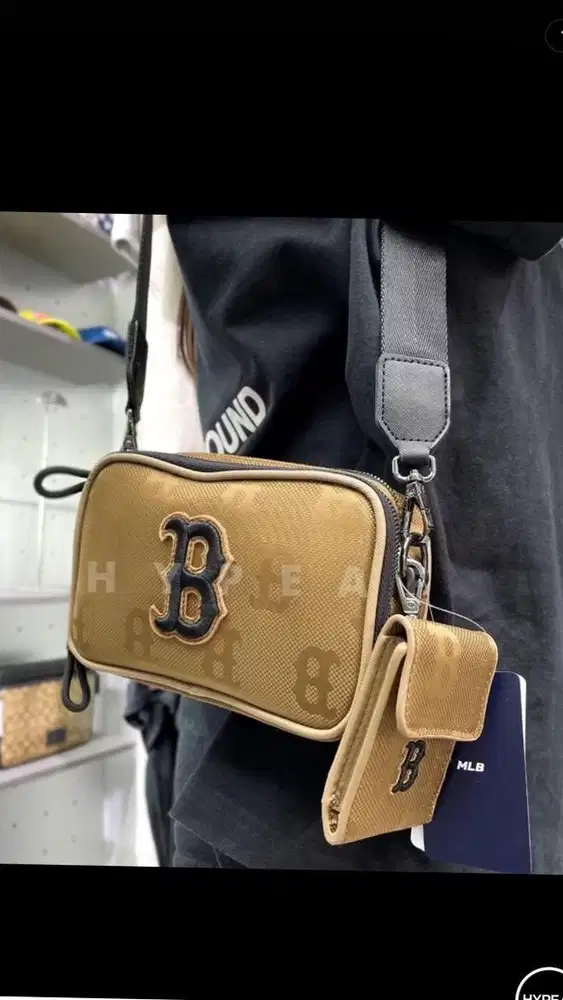 Tas MLB korea like new
