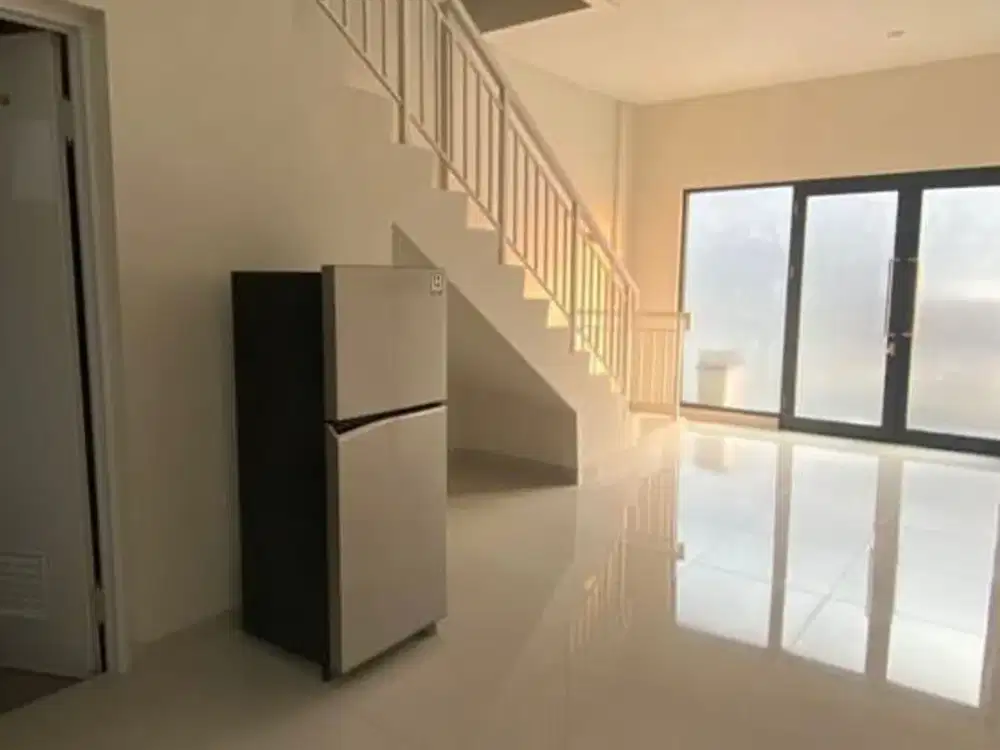 RUKO 92 AVENIX BSD CITY Letaknya di sebelum kampus Atma Jaya BSD