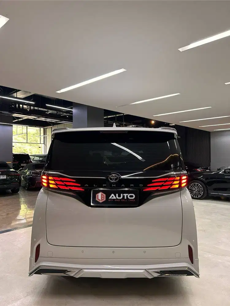 Toyota Alphard 2.5 G Bensin Modelista 2023 Putih Km22rb B2249SMM