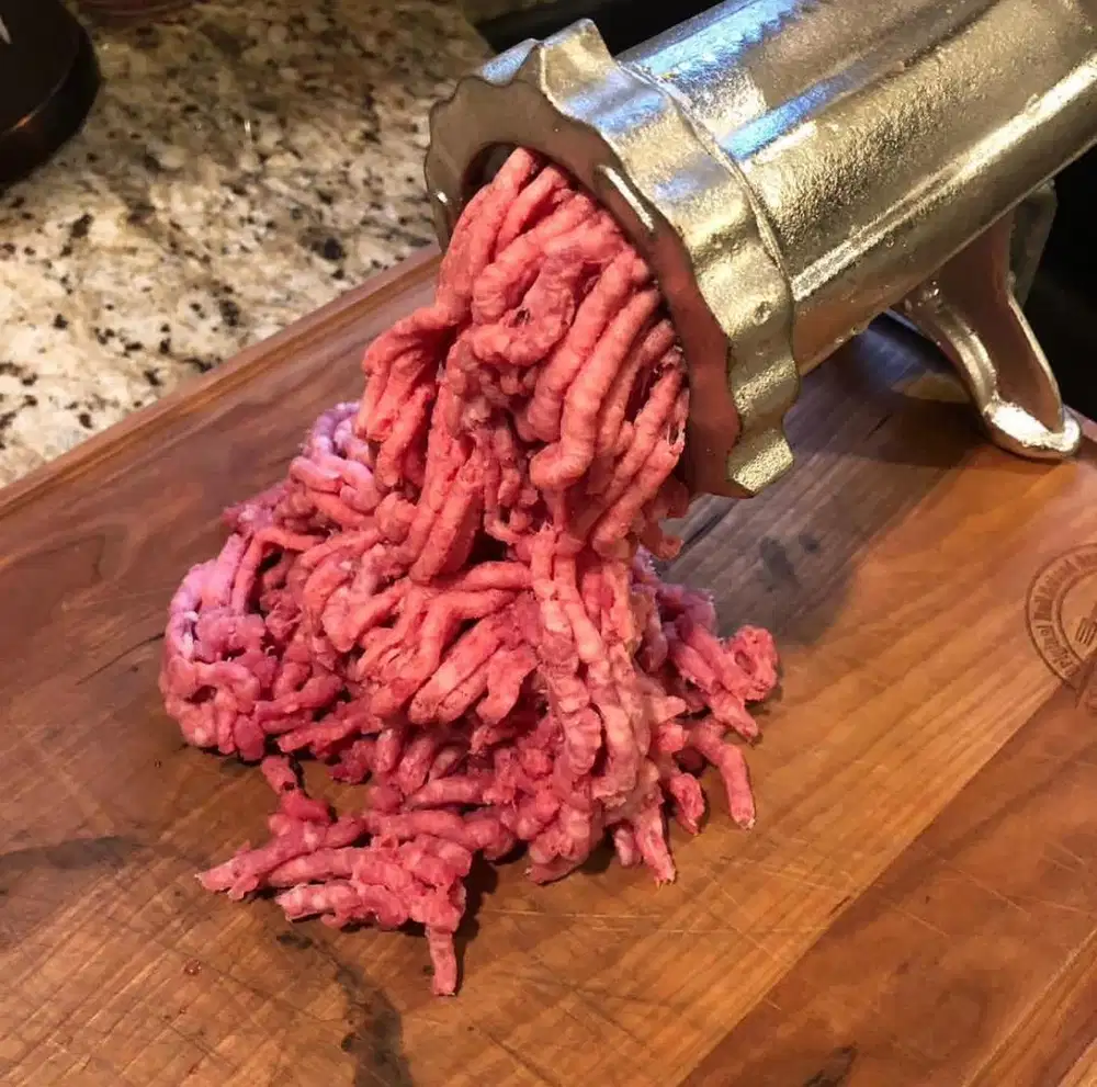 Dicari tenaga kerja pria untuk produksi daging beku HALAL