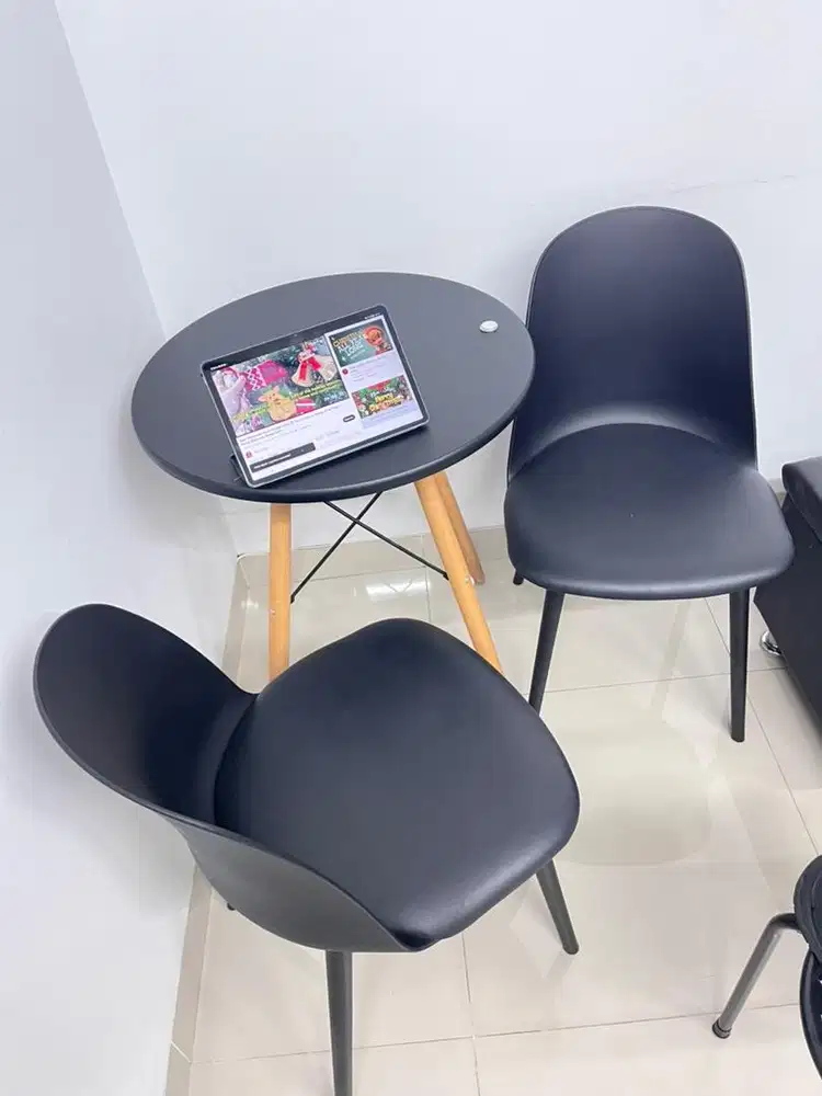 Meja dan kursi set (informa)