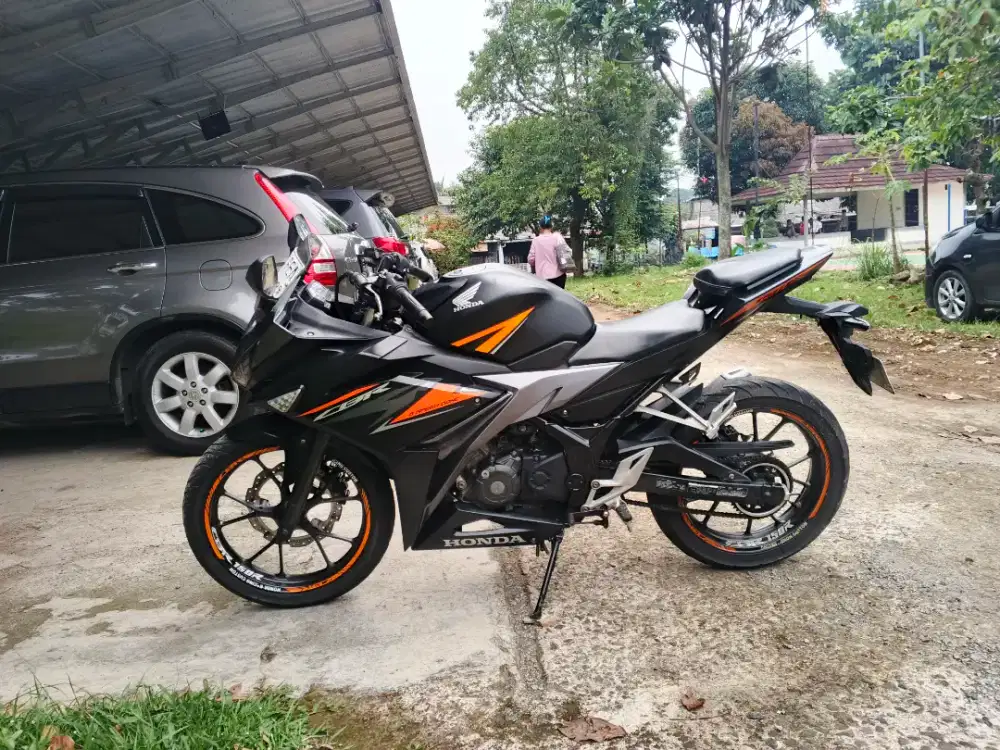 Honda CBR 150R mulus