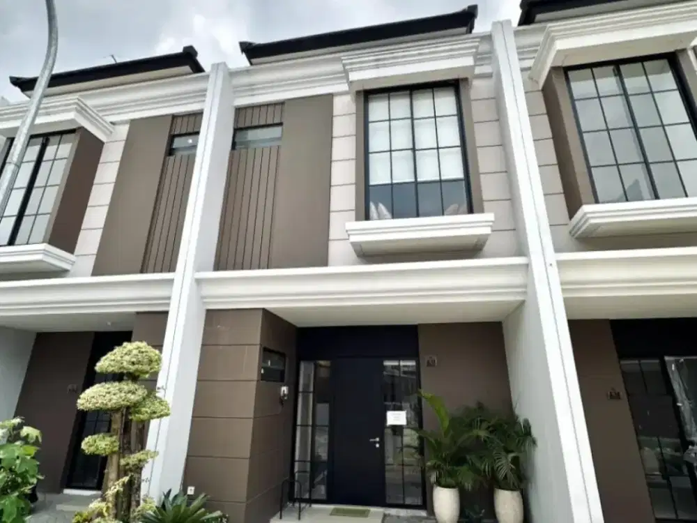 Rumah Regency One Eastpoint dekat Pakuwon City Mall Surabaya Timur