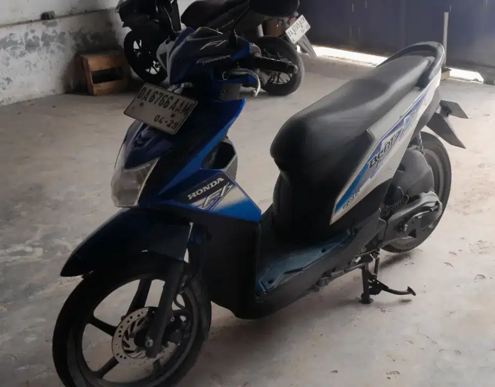 Honda Beat Tahun 2014 Warna Biru Putih