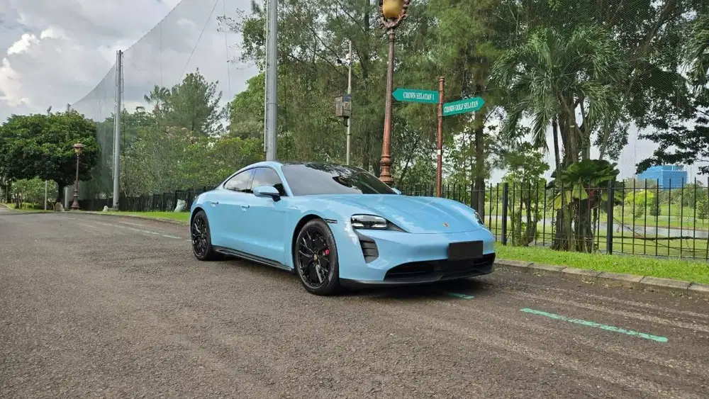 Porsche Taycan GTS 2023 Frozenblue Metallic