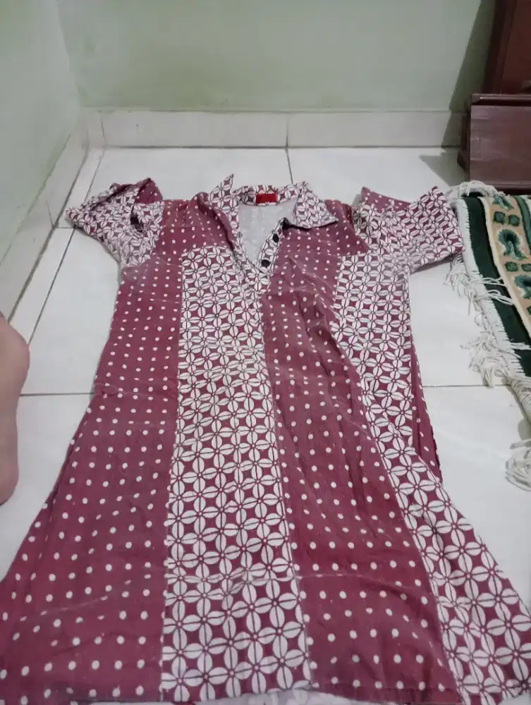 Kemeja batik HP untuk perempuan
