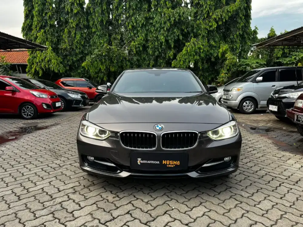 DP MULAI 5 JUTA BMW 32Oi F3O SPORT 2015 BROWN METALIK