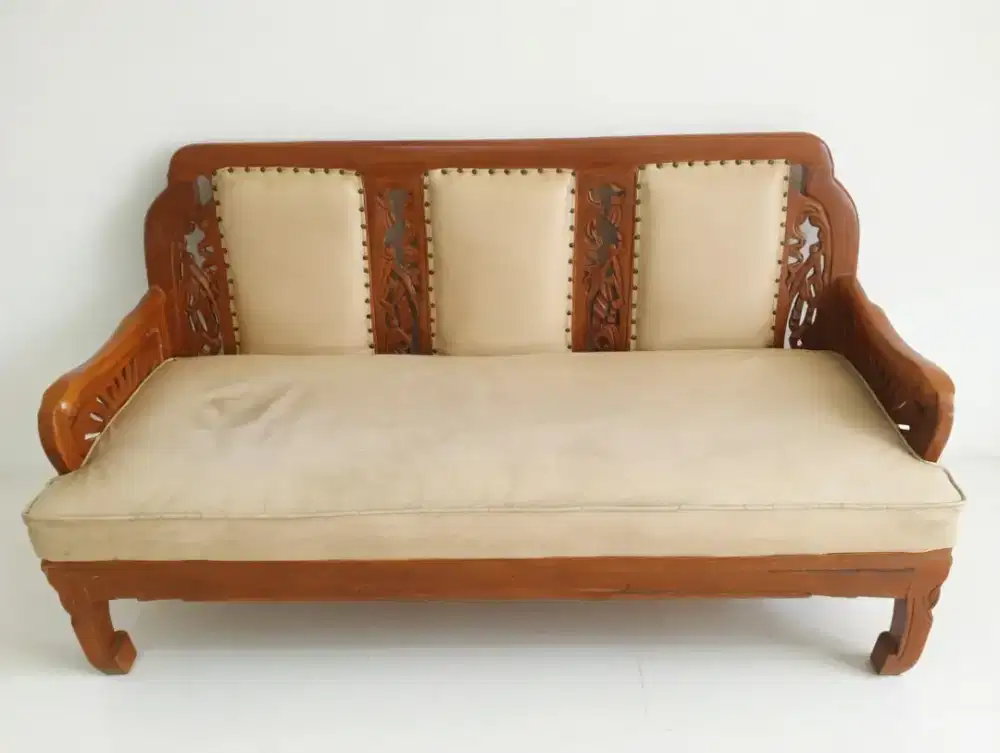 1 set meja dan kursi jati ukir klasik