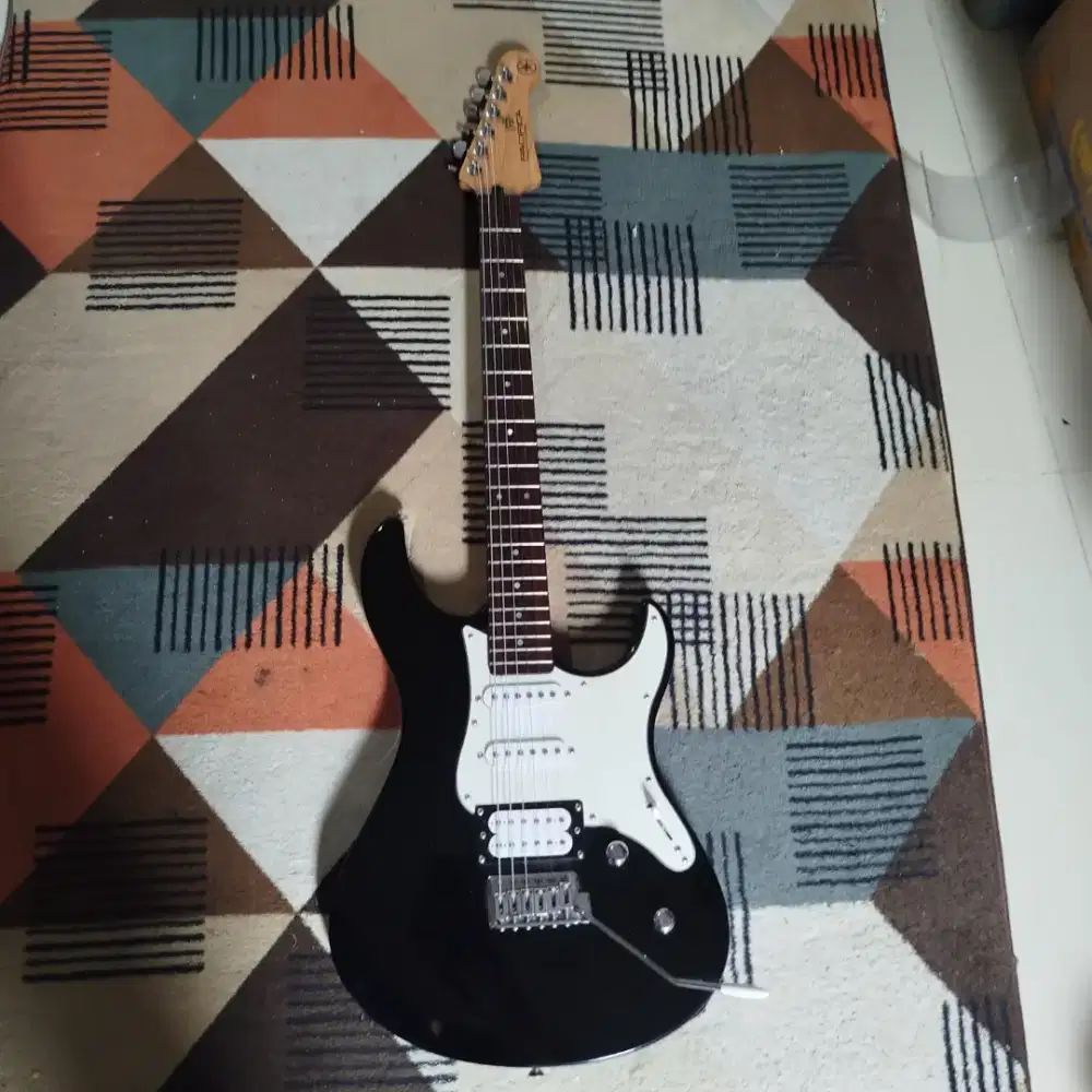 YAMAHA PACIFICA 112V GITAR YAMAHA GITAR ELEKTRIK GITAR LISTRIK