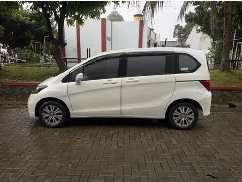 Honda Freed 2011 Bensin