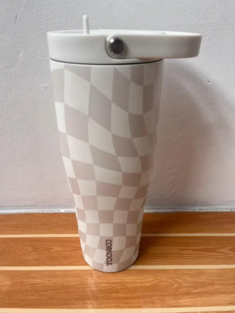 Tumbler viral Corkcircle original