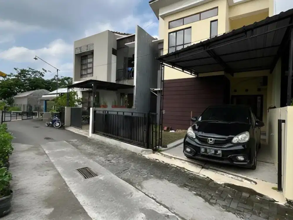 Rumah 2 lantai minimalis Jl. Damai Jakal km 8 dekat UGM