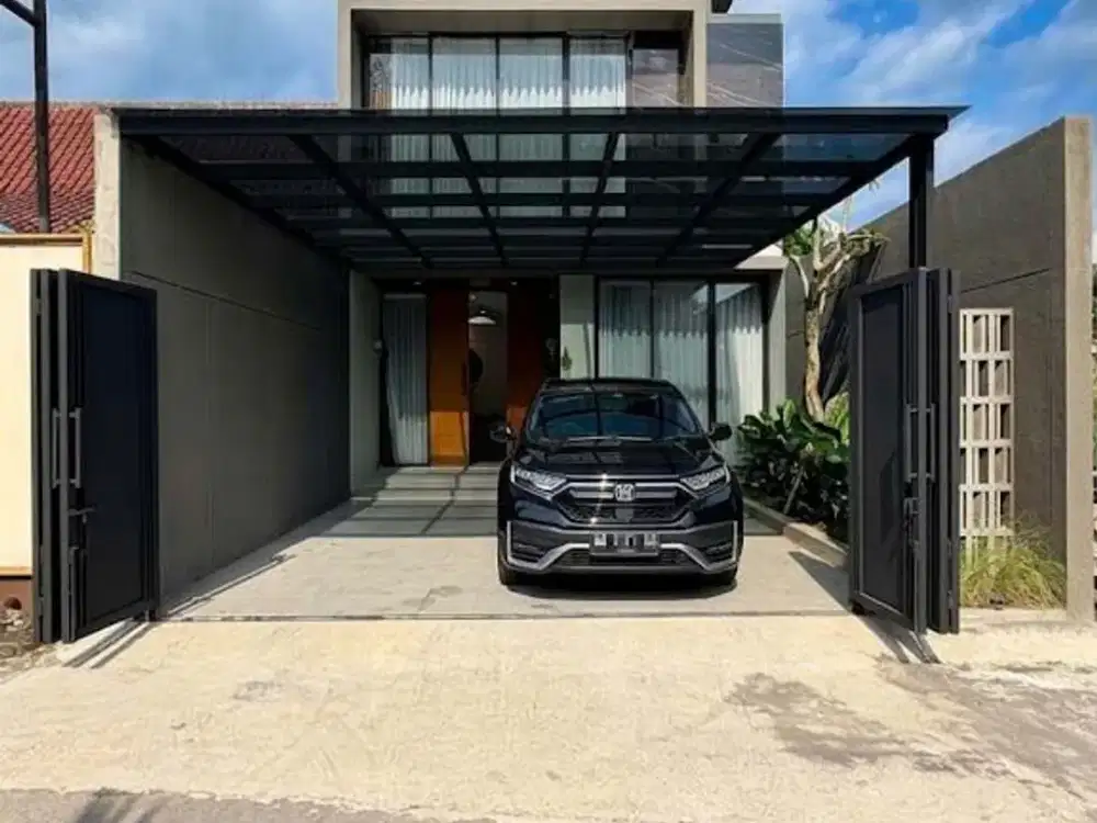 Rumah modern 2 lantai dengan desain kontemporer furnished siap huni Strategis di Tajem Maguwo