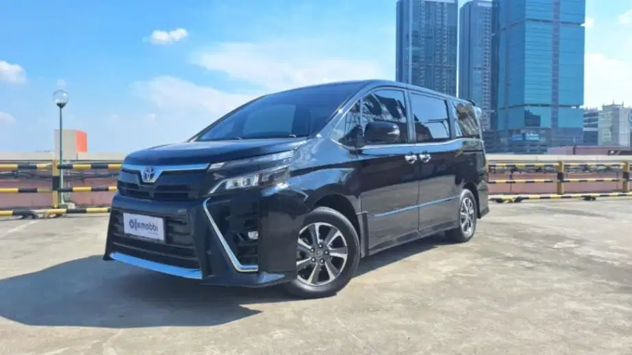 Toyota Voxy 2.0 Bensin-AT 2018