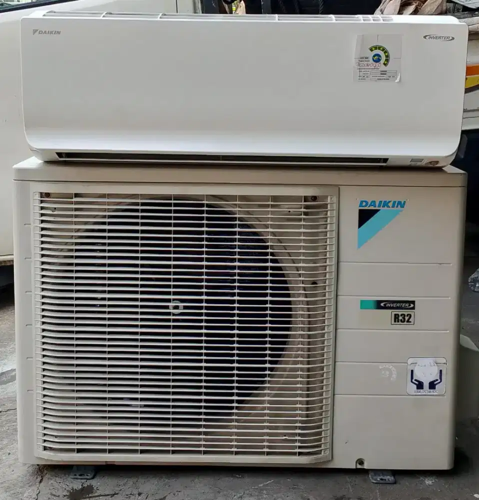 AC Daikin Inverter 1,5 PK R 32 second