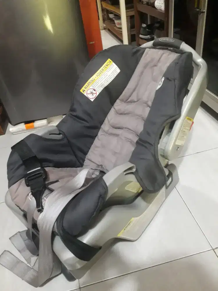 Kursi mobil bayi (Car Seat)