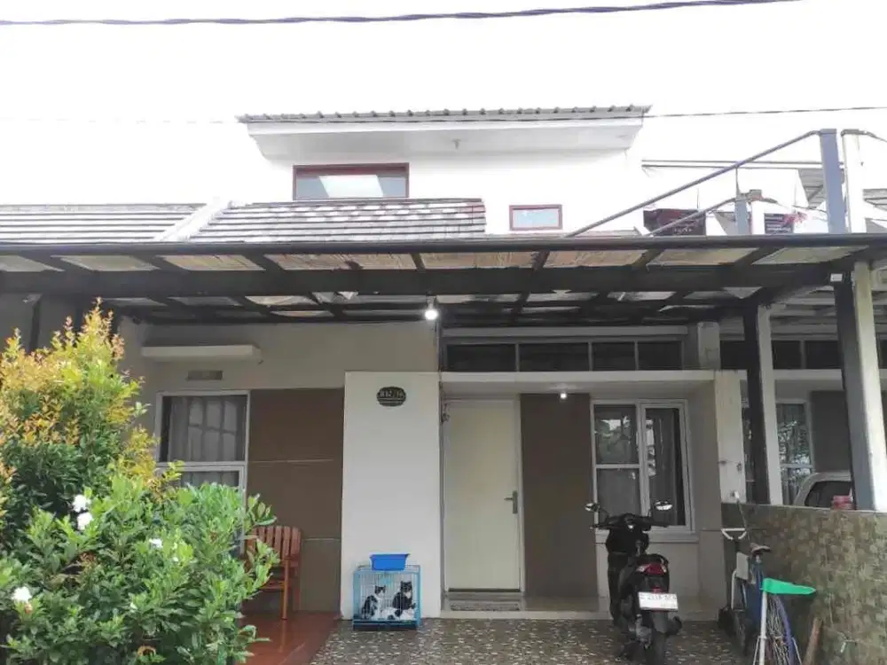 Rumah 1,5 lantai di Halimun katapang Terawat