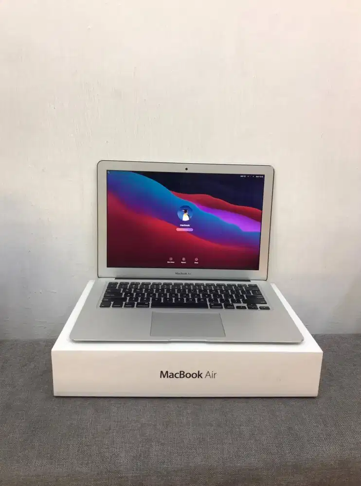 MacBook Air 13 inch Mid 2013 Core i5 1.3GHz Ram 4 GB SSD 128 GB