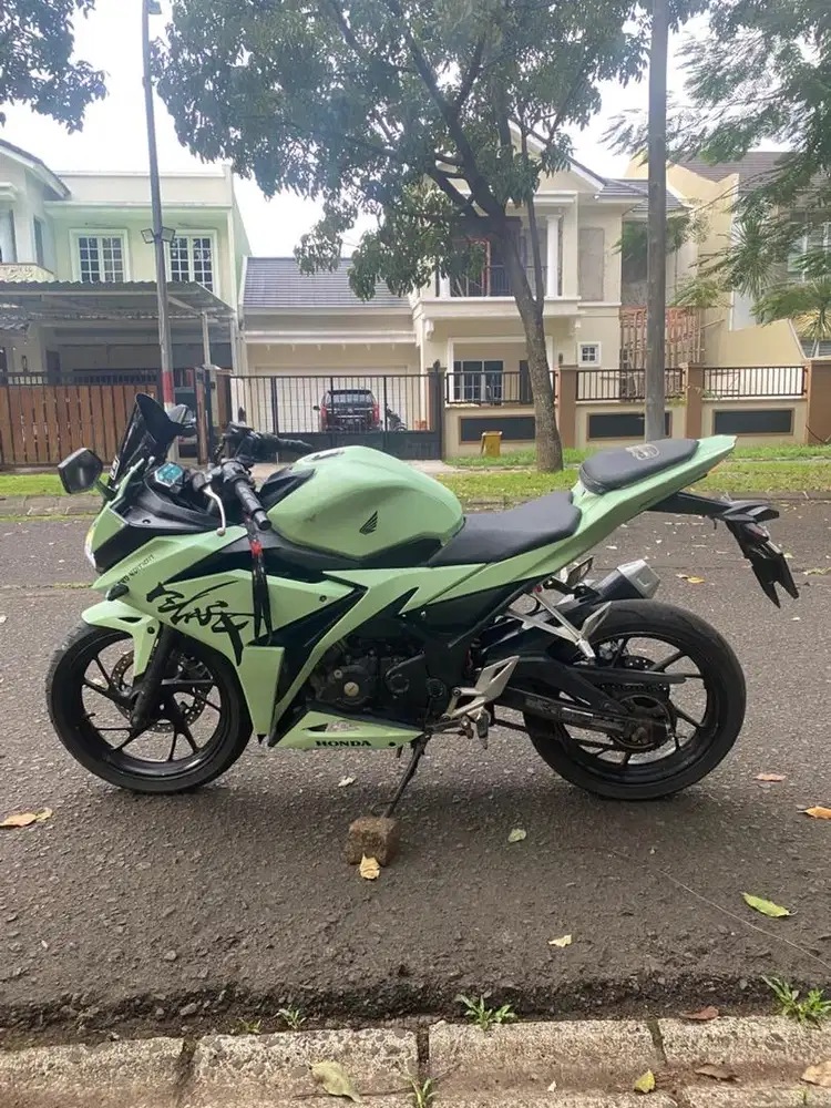 Honda cbr 150R 2016 facelift