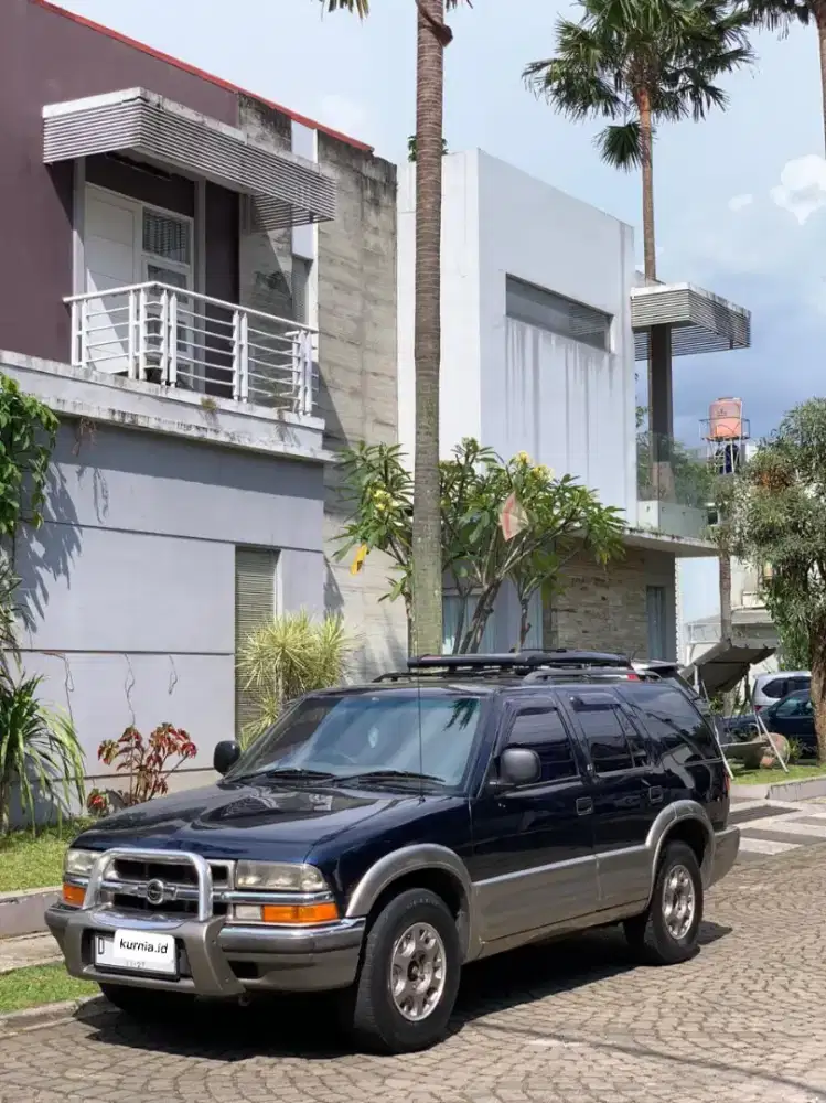 Opel Chevrolet Blazer 2.2 DOHC LT TH 2000
Tipe Langka Antik