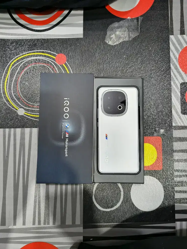 IQOO 13 12/256gb Garansi ON