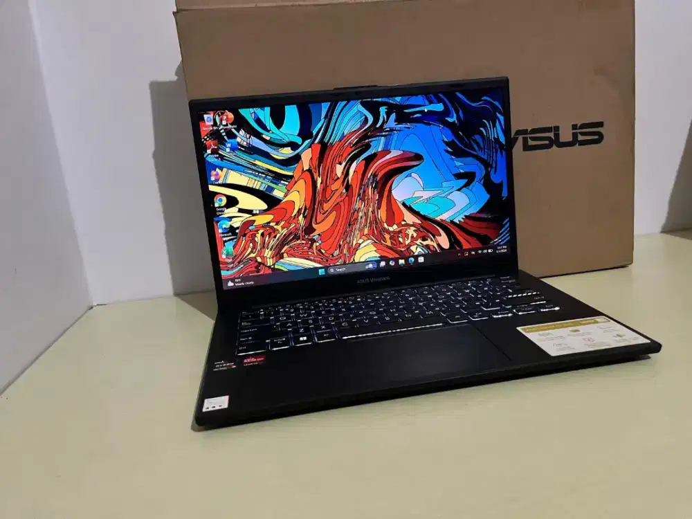 ASUS VIVOBOOK GO E1404FA KAYAK BARU 2024 
RYZEN 3 7320U RAM 8/256GB